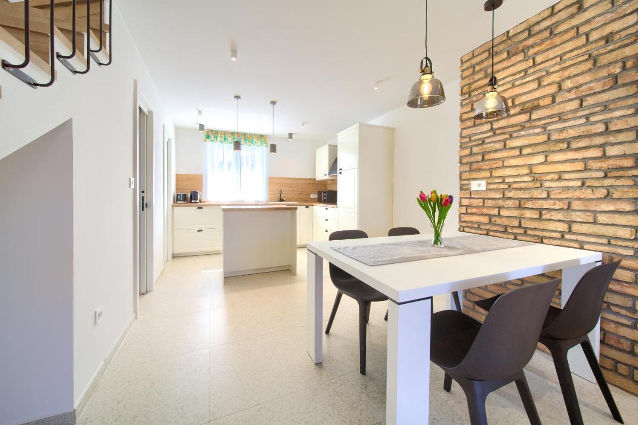 נייביצה Apartman Placa מראה חיצוני תמונה